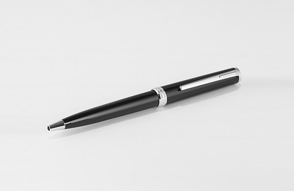 montblanc-pen-threewide.png